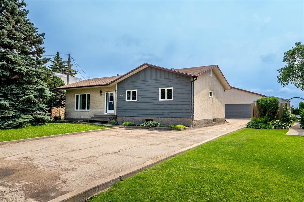 Property Photo: 1126 Copeland Street MB R2C 3H7