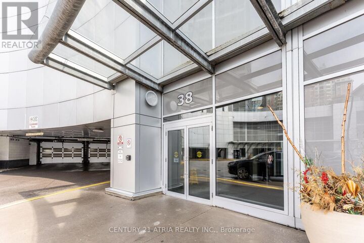 Property Photo: 38 Lee Centre Drive 3112 ON M1H 3J7