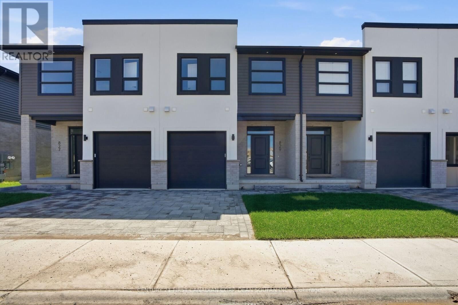Property Photo: 857 Catalpa Square ON N6G 4A5