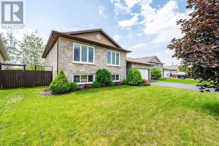 Property Photo: 23 Boulder Creek Trail ON K8H 0B2