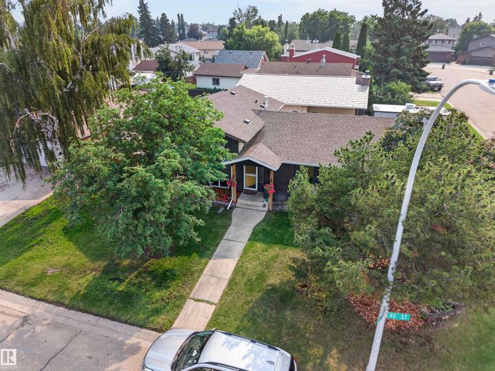 Property Photo:  9410 80 Street  AB T8L 3P8 