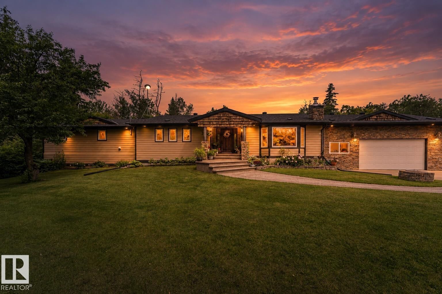 Property Photo:  54176 Rge Road 224  AB T8L 3Y5 