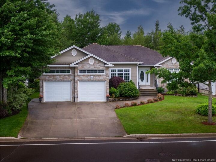 235 Summerhill Row — photo 1
