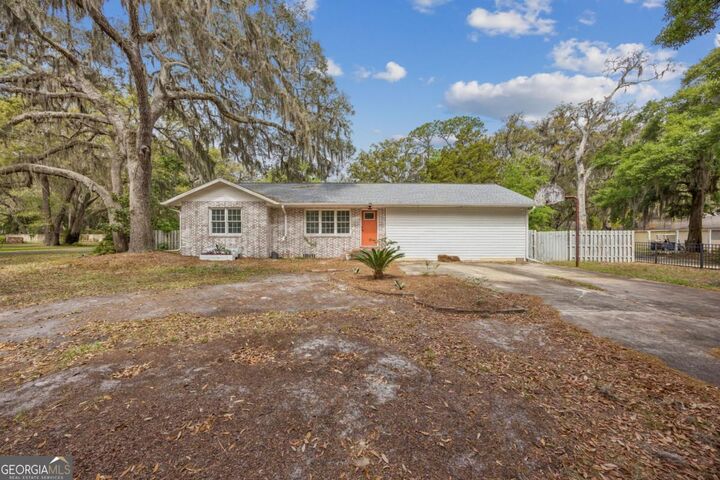 Property Photo:  303 Mahan Street  GA 31558 