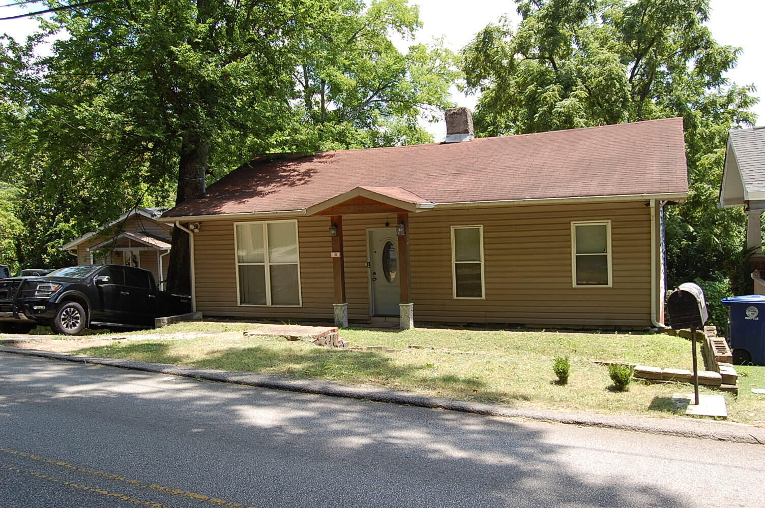 Property Photo: 110 S Seminole Drive TN 37411