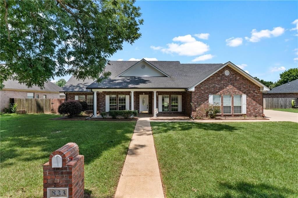 Property Photo:  833 Whitfeild Drive  LA 71457 