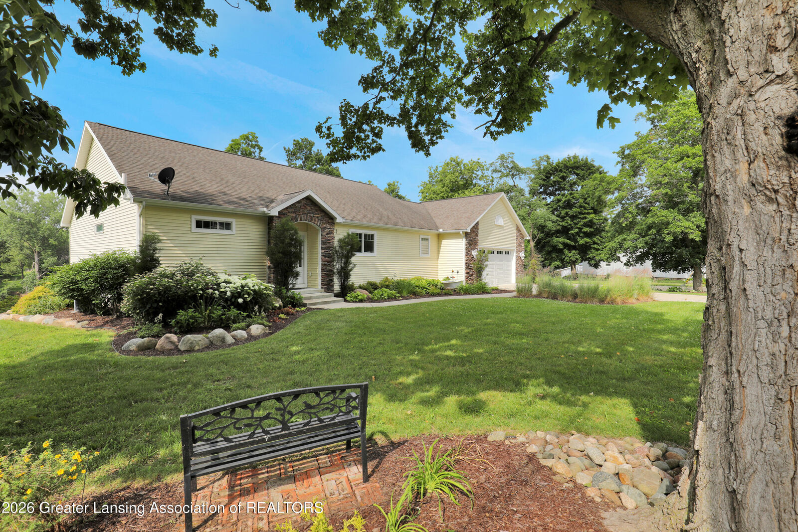 Property Photo:  412 E Washington Street  MI 48821 