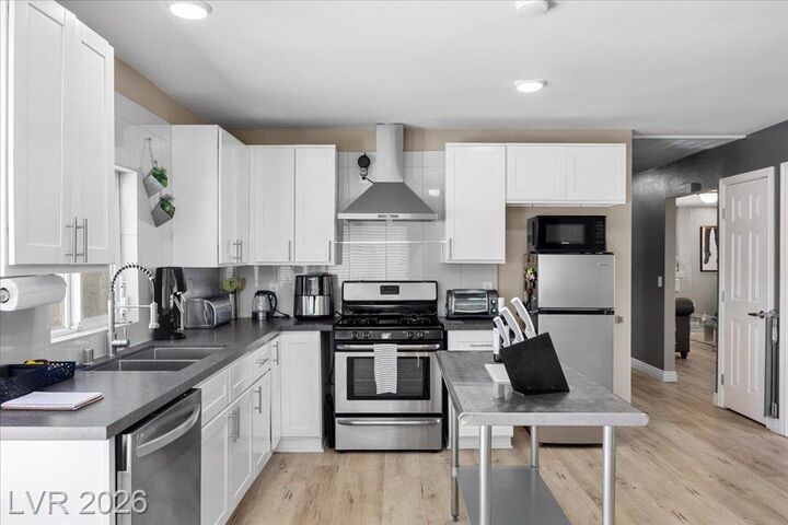 Property Photo:  7205 Fenway Avenue  NV 89147 