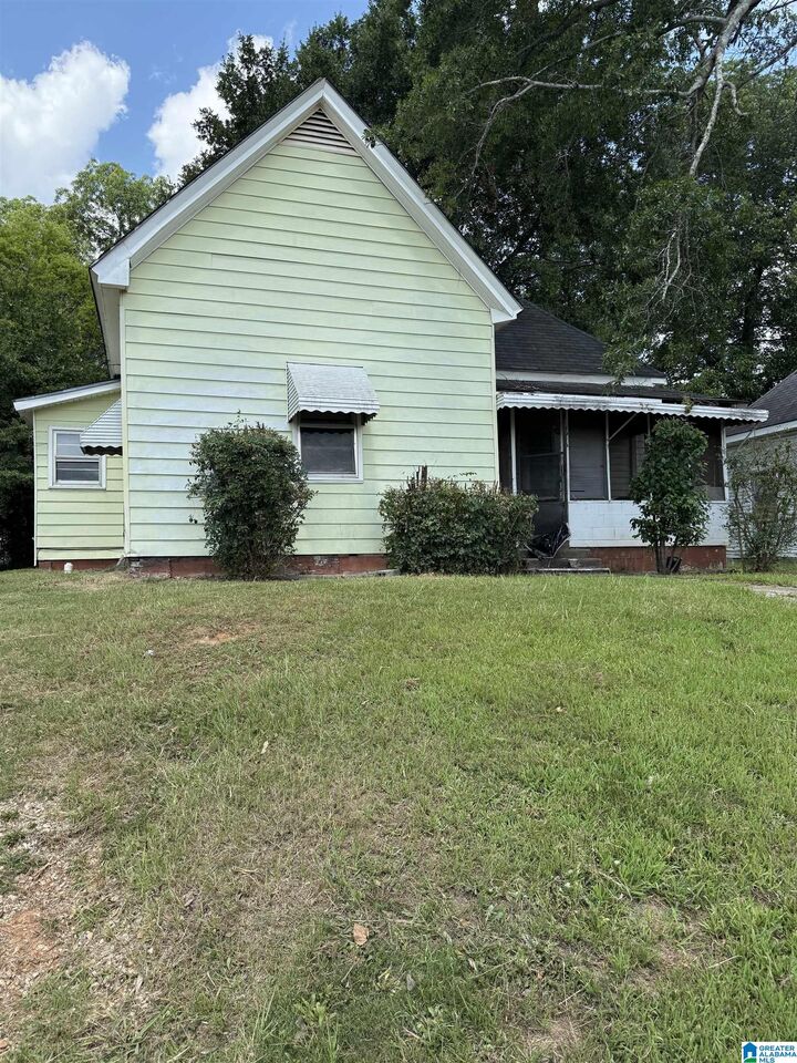 Property Photo: 1916 Mulberry Avenue AL 36201