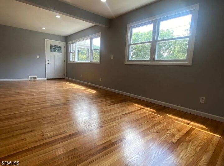 Property Photo:  2089 Galloping Hill Rd 1  NJ 07083 