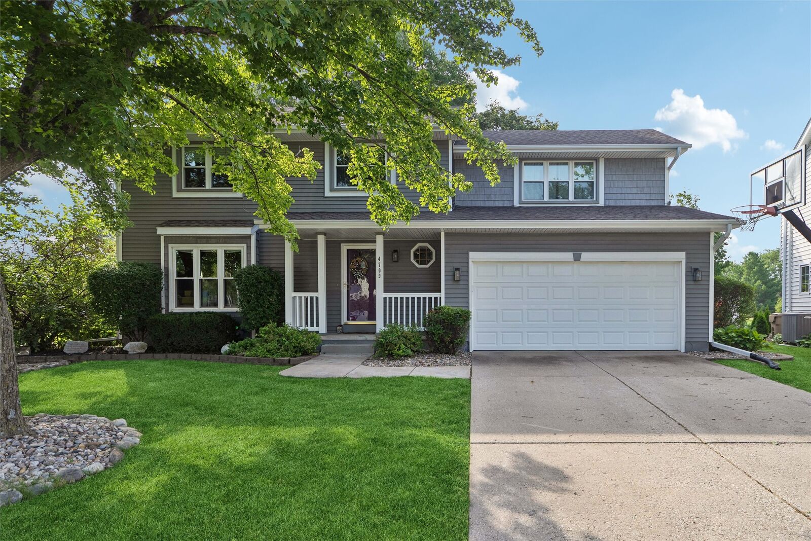 Property Photo:  4709 80th Place  IA 50322 