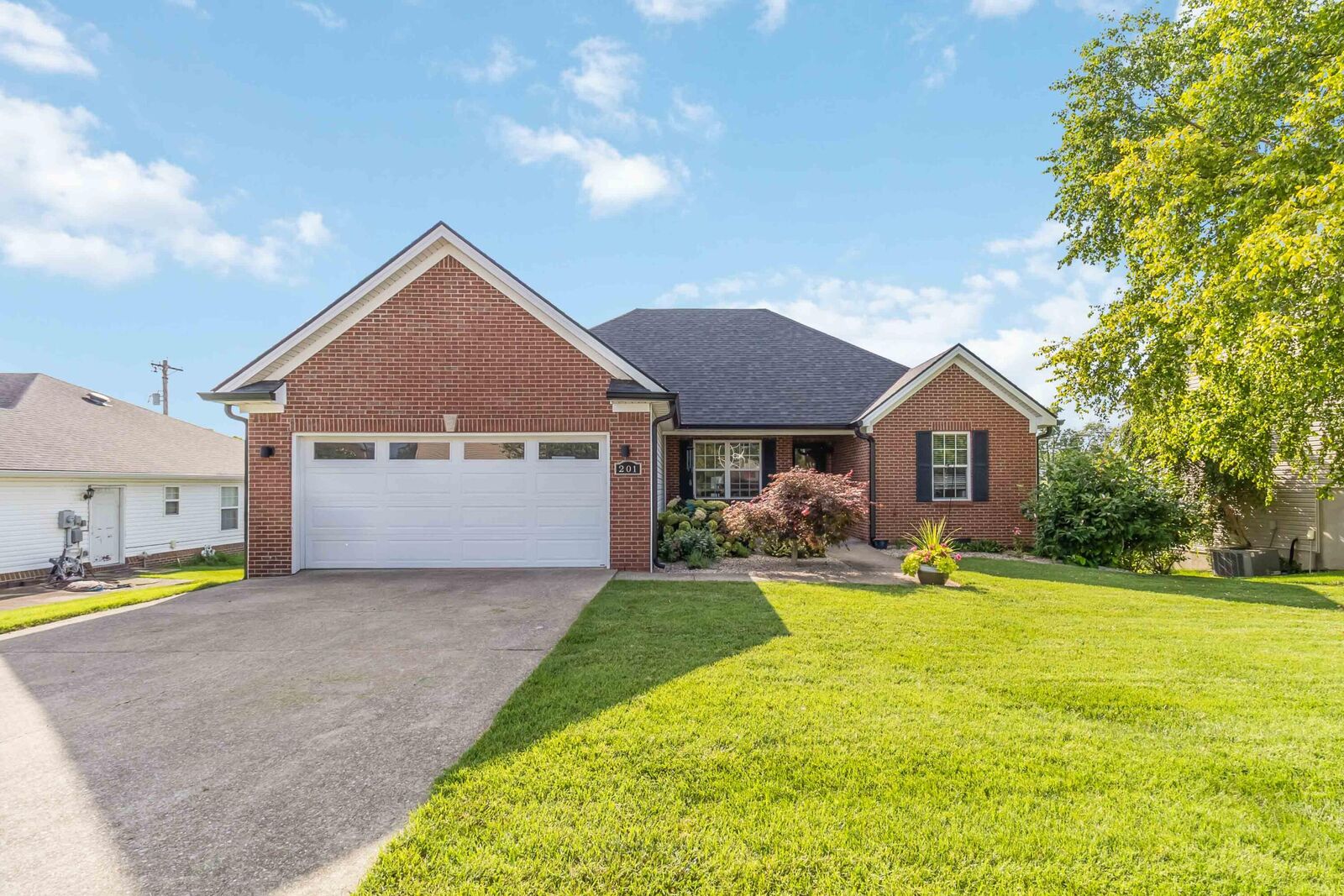 Property Photo:  201 Nelson Park  KY 40356 