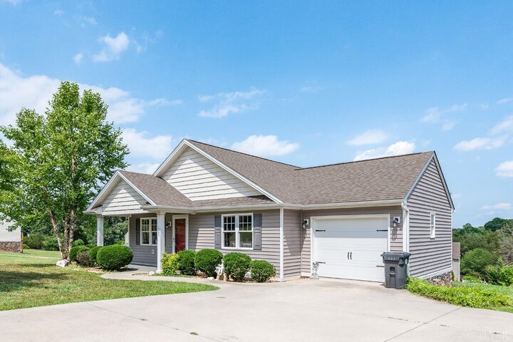 Property Photo: 1583 Link Road VA 24523