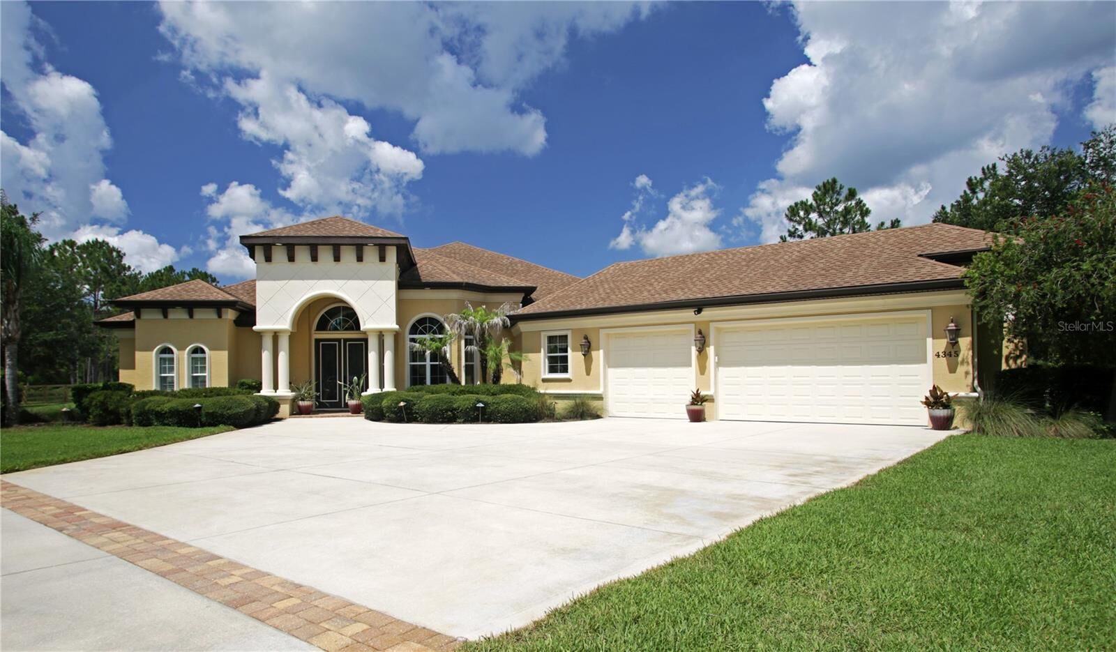Property Photo: 4345 Old Kings Road N FL 32137