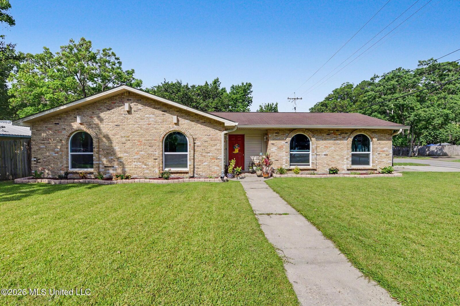 Property Photo:  2137 Sandalwood Place  MS 39553 