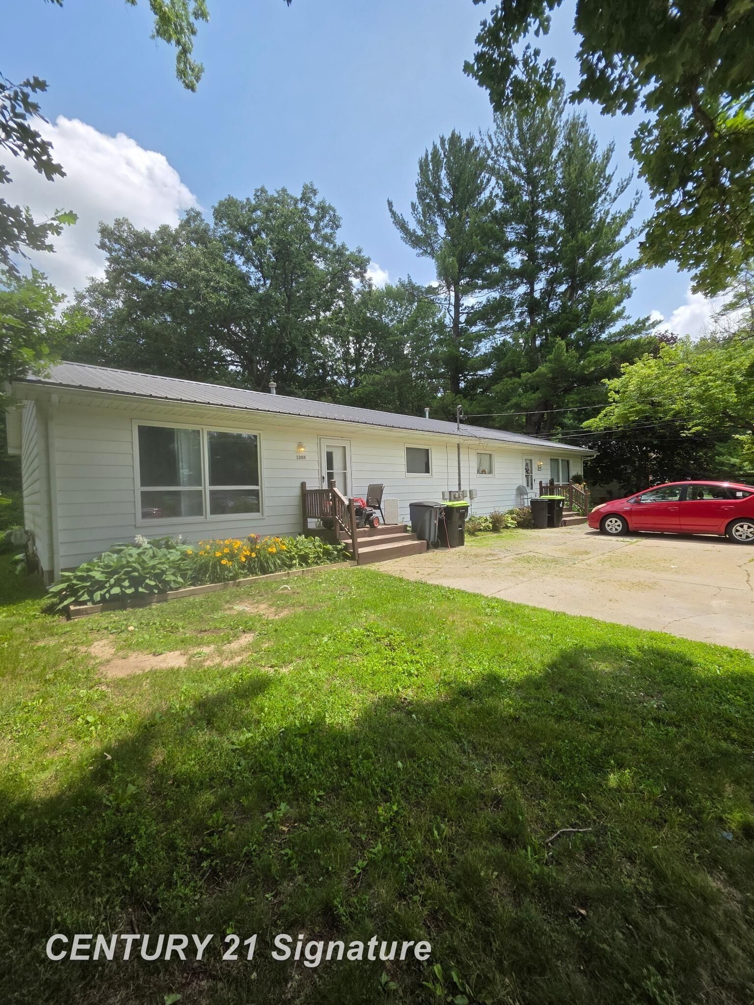 Property Photo: 1306 Glen MI 48640