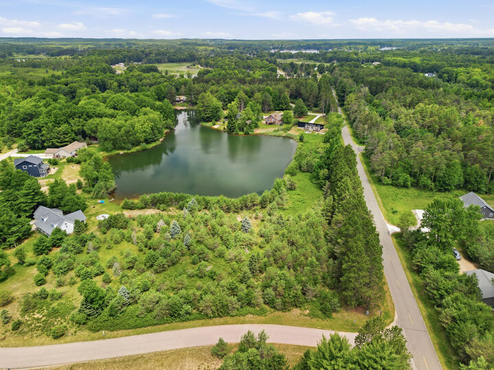 Property Photo: 6152 Kilkenny Drive MI 49346