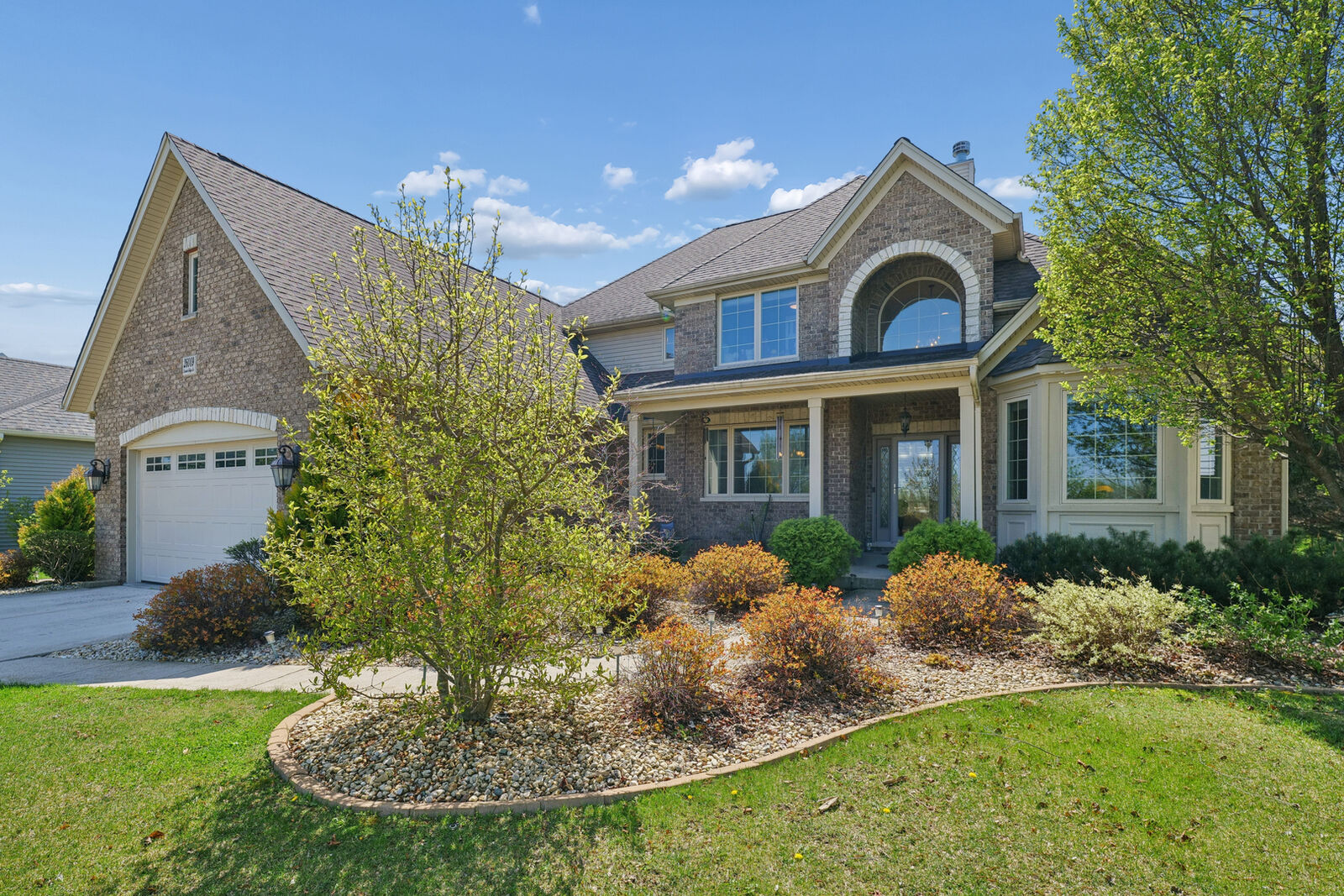 Property Photo: 26009 W Stewart Ridge Drive IL 60585