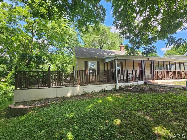 Property Photo:  331 N East Street  IL 62049 