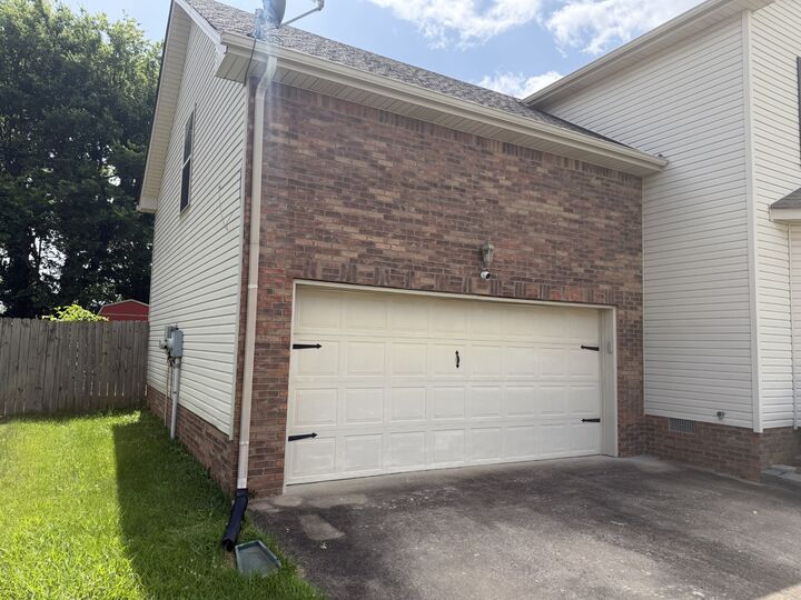 Property Photo:  2525 Centerstone Cir  TN 37040 