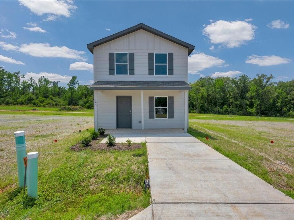Property Photo:  305 Dana Drive  TX 75901 