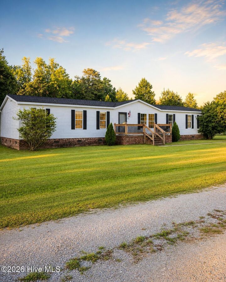 Property Photo:  206 Pinto Place  NC 28546 