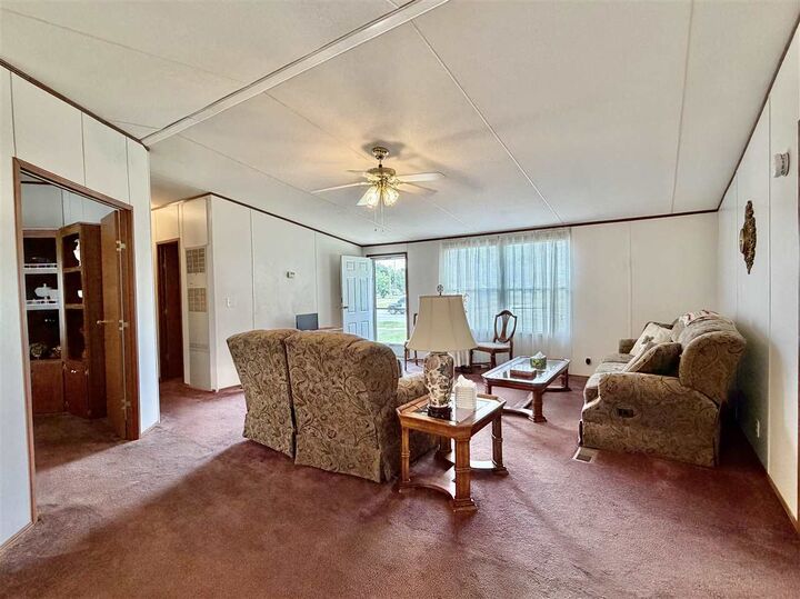 Property Photo:  701 N Main  OK 74631 