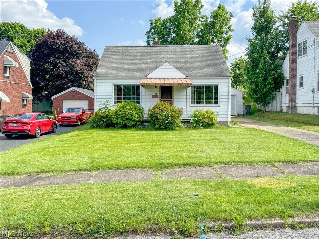 Property Photo: 1339 Douglas Avenue OH 44502