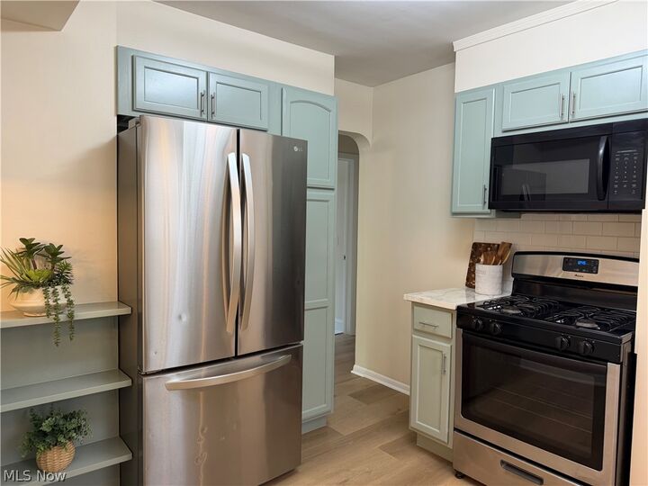 Property Photo: 6020 S Park Boulevard OH 44134