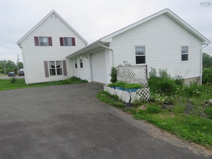 Property Photo: 2274 South Main Street NS B0K 2A0