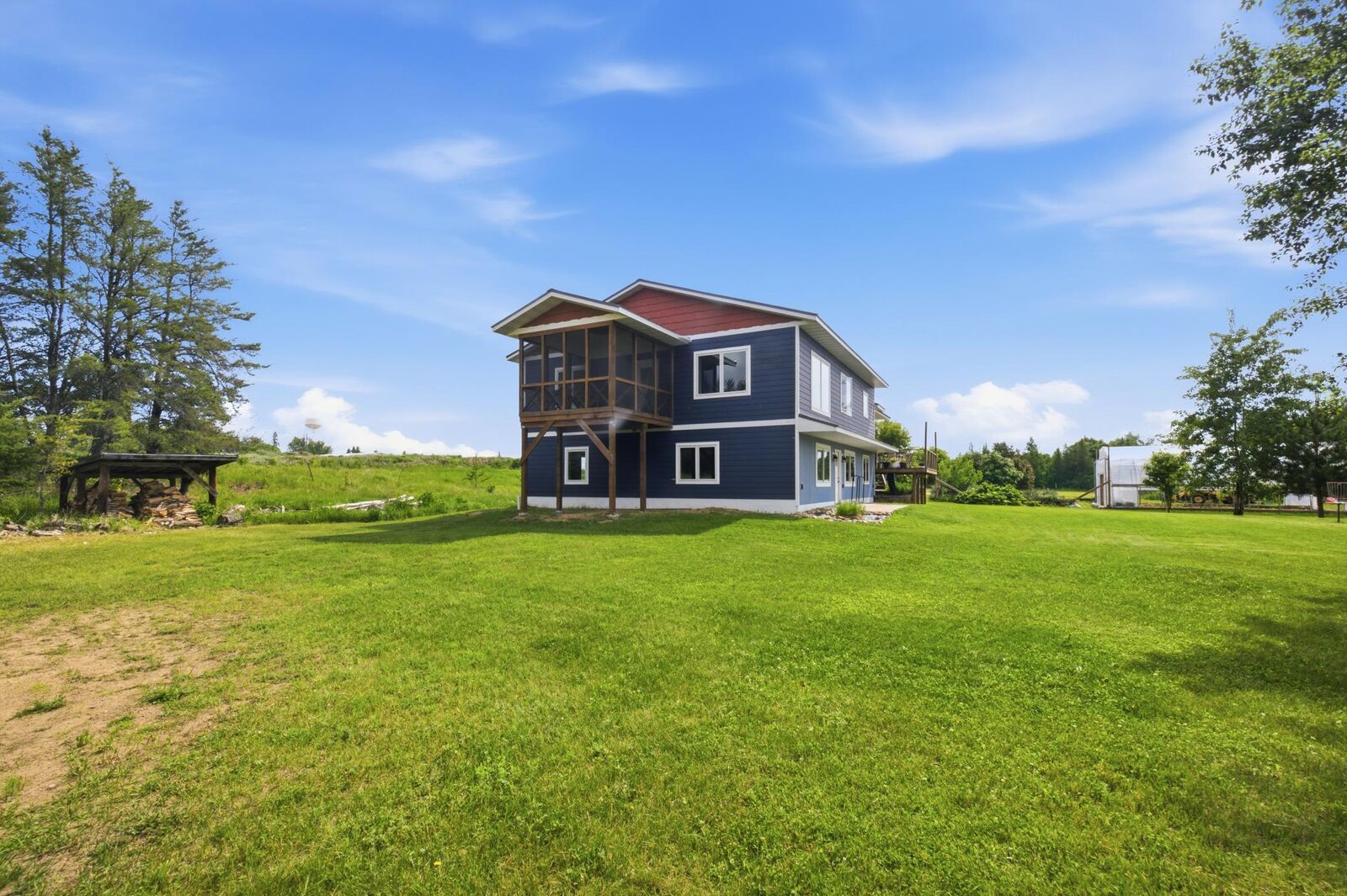 Property Photo: 402 Barclay Avenue W MN 56474