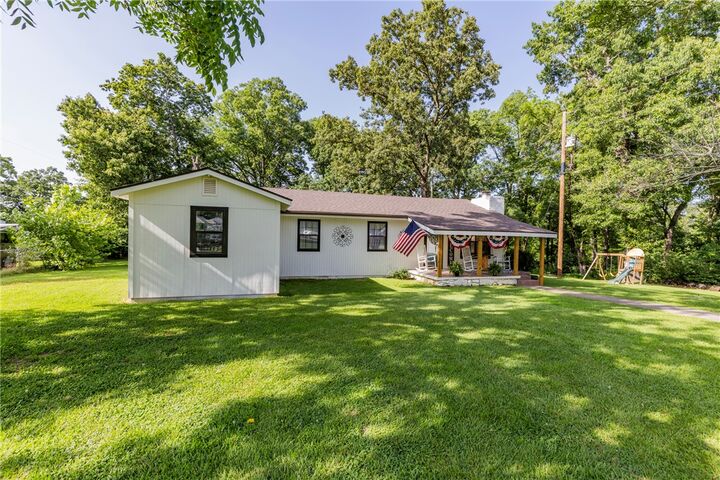 Property Photo: 11718 S Landers Road AR 72756