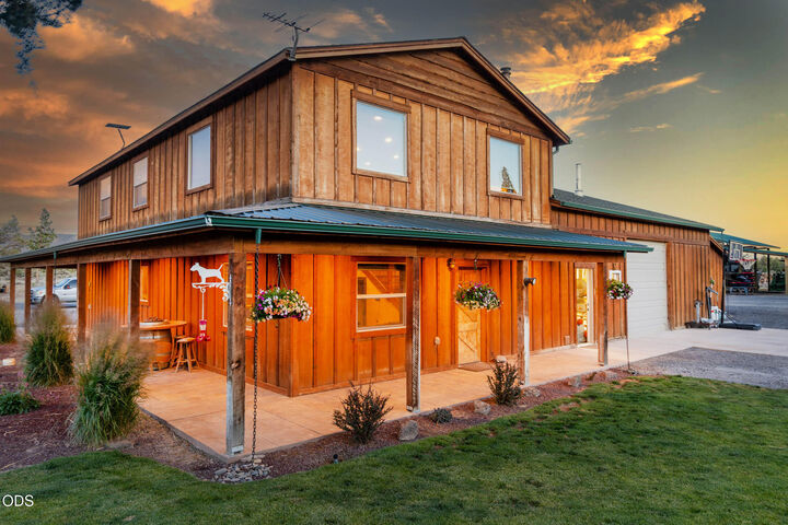 Property Photo: 16470 SW Highway 126 OR 97753