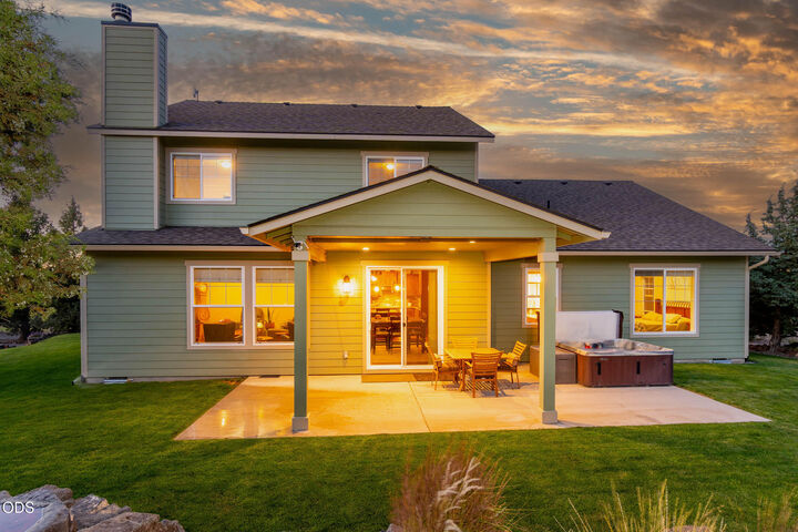 Property Photo:  17101 SE Hopi Road  OR 97754 