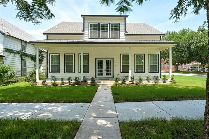 Property Photo:  624 E Harrison Avenue  OK 73044 