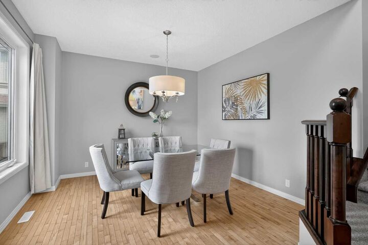 Property Photo:  125 Cranleigh Park SE  AB T2M 1H3 