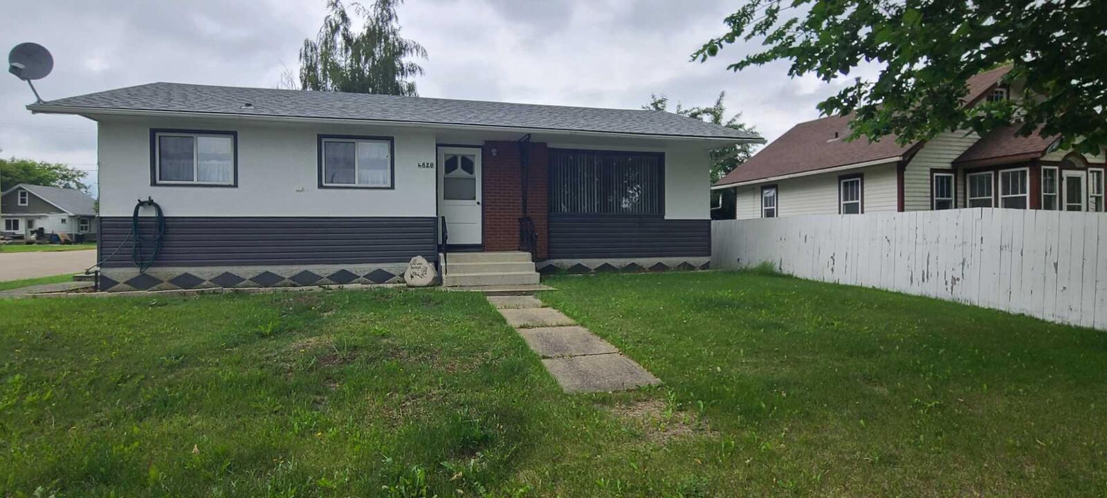 Property Photo:  4820 53 Avenue  AB T0H 1W0 