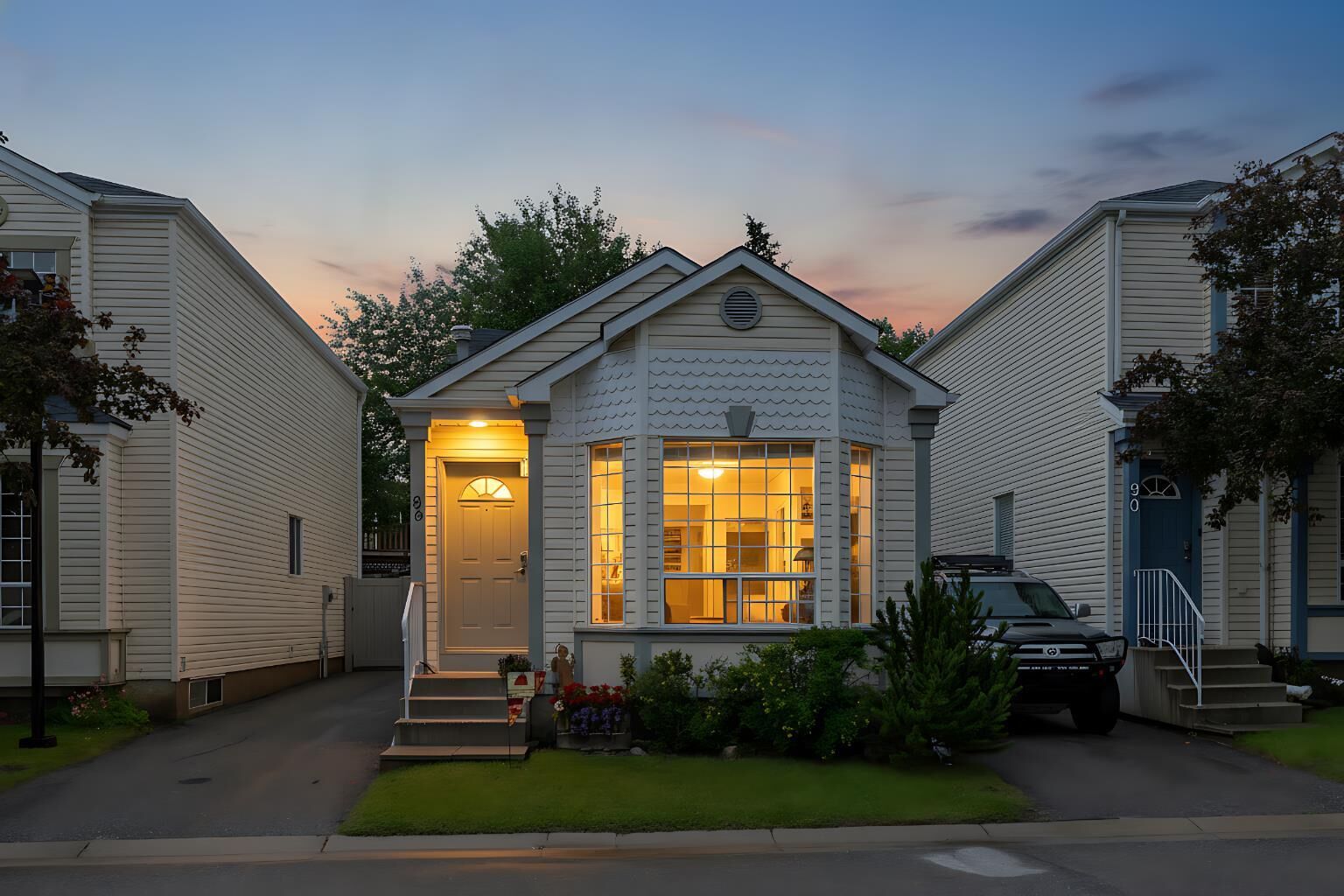 Property Photo: 86 Coventry Lane NE AB T3K 4G4