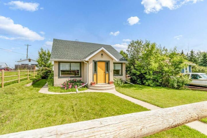 Property Photo: 1925 23 Avenue AB T0M 0V0
