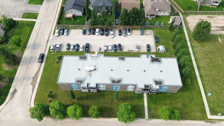 Property Photo: 709 6 Ave SE 102 AB T0G 2A3