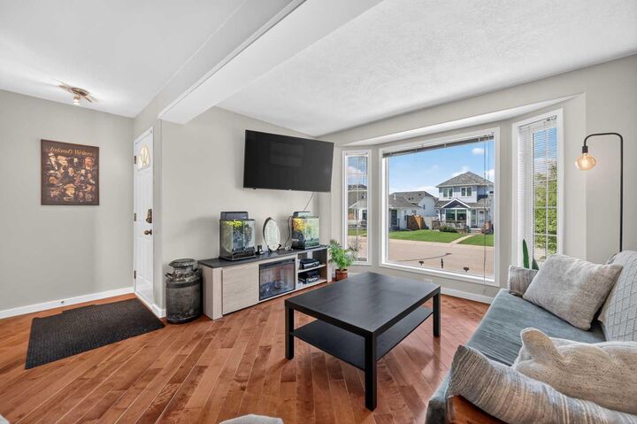 Property Photo:  22 Rivercrest Way SE  AB T2C 4J8 