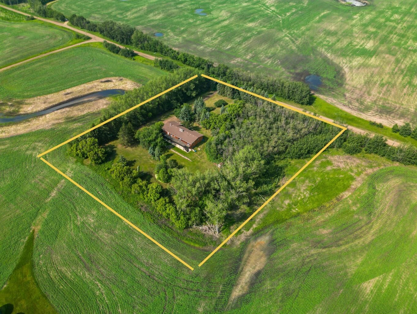 Property Photo: 38127 Range Road 25-2 AB T4L 2N2