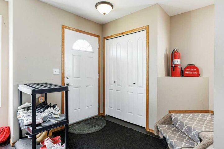 Property Photo: 9 Lakeview Close AB T0M 0J0