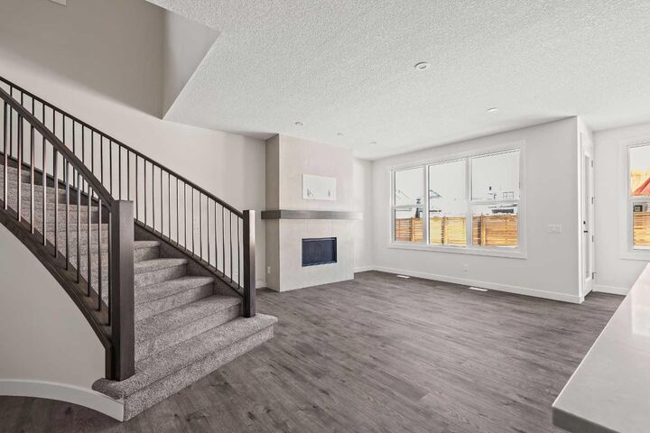 Property Photo:  167 Lucas Gardens NW  AB T3P 2R9 