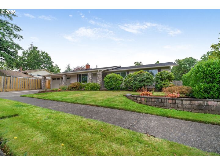 Property Photo: 1860 Carmel Ave OR 97401