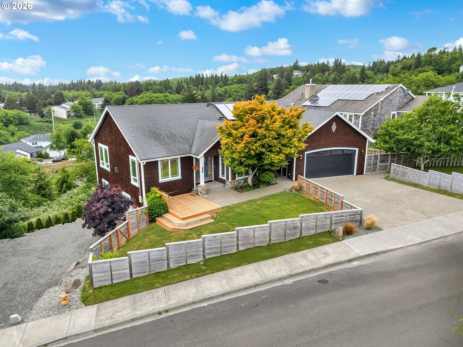 Property Photo:  2144 Middle Fork Cir  OR 97138 
