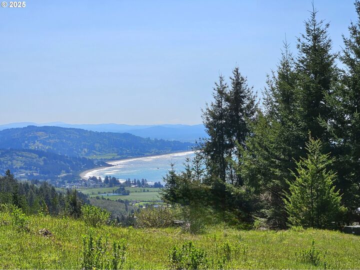 Property Photo: Harbor Hills Hts 308 OR 97415