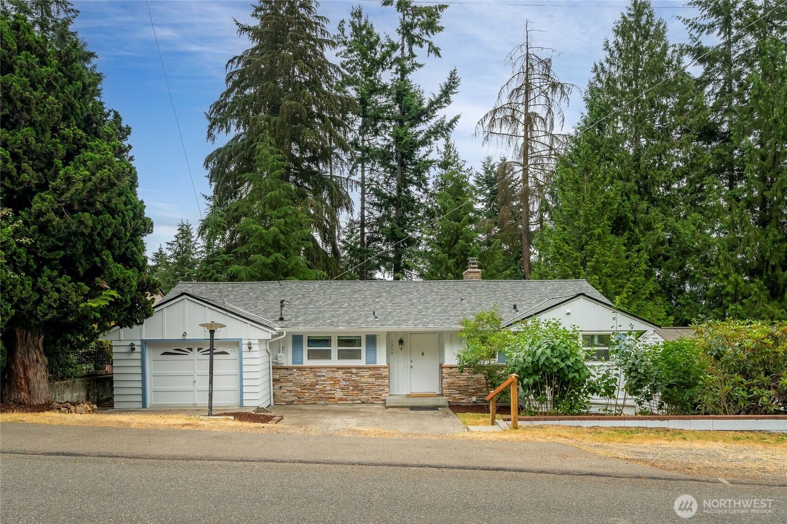 Property Photo: 1250 NE 188th Street WA 98155
