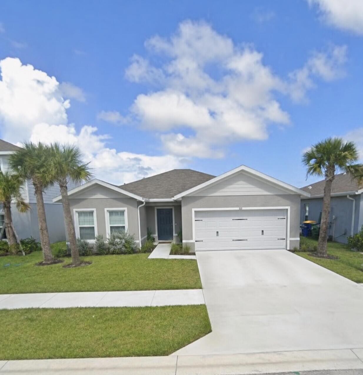 Property Photo: 605 Lychee Lane FL 34981
