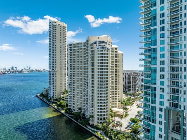 Property Photo: 888 Brickell Key Dr 2610 FL 33131